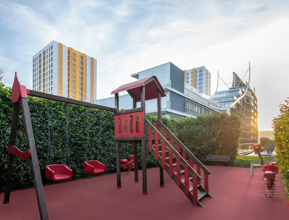 Movenpick Living Istanbul West 45/50