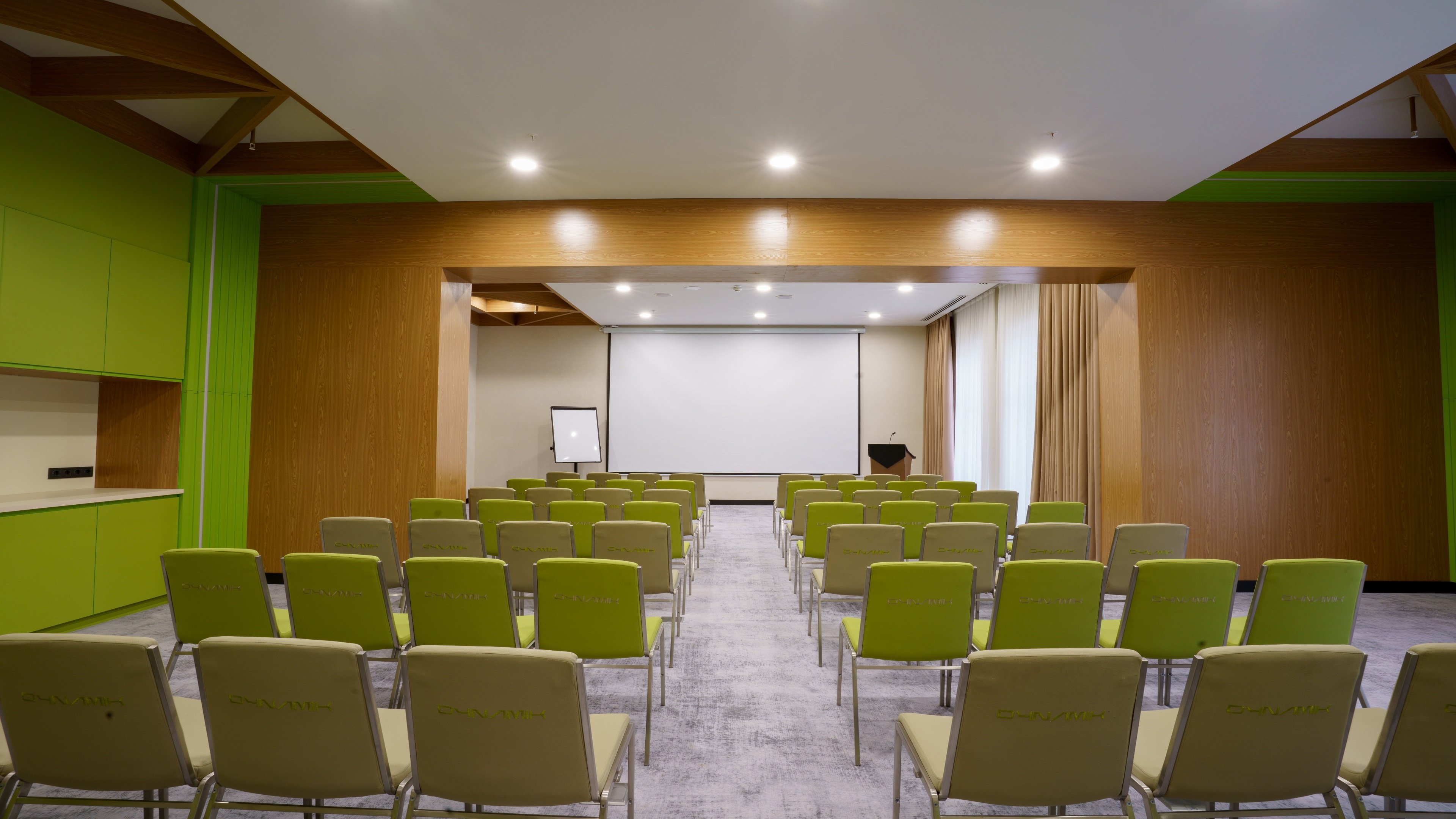 Holiday Inn Tashkent City 37/50