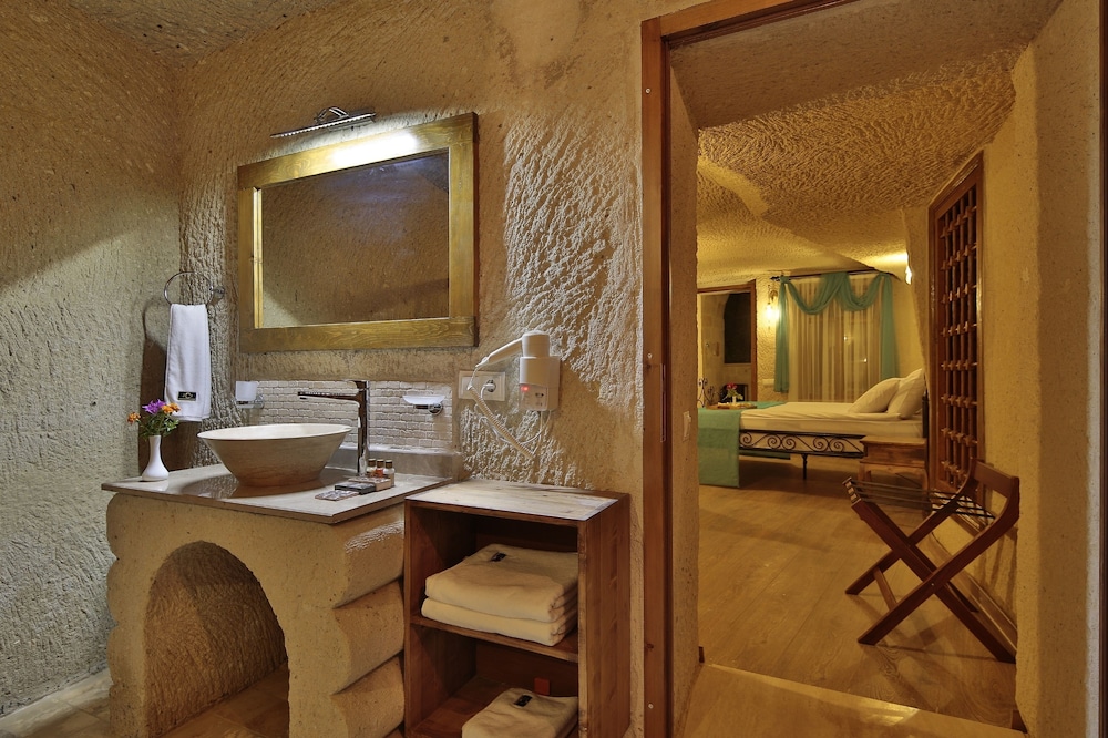PREMIUM, SUITE, VALLEY VIEW, PATIO