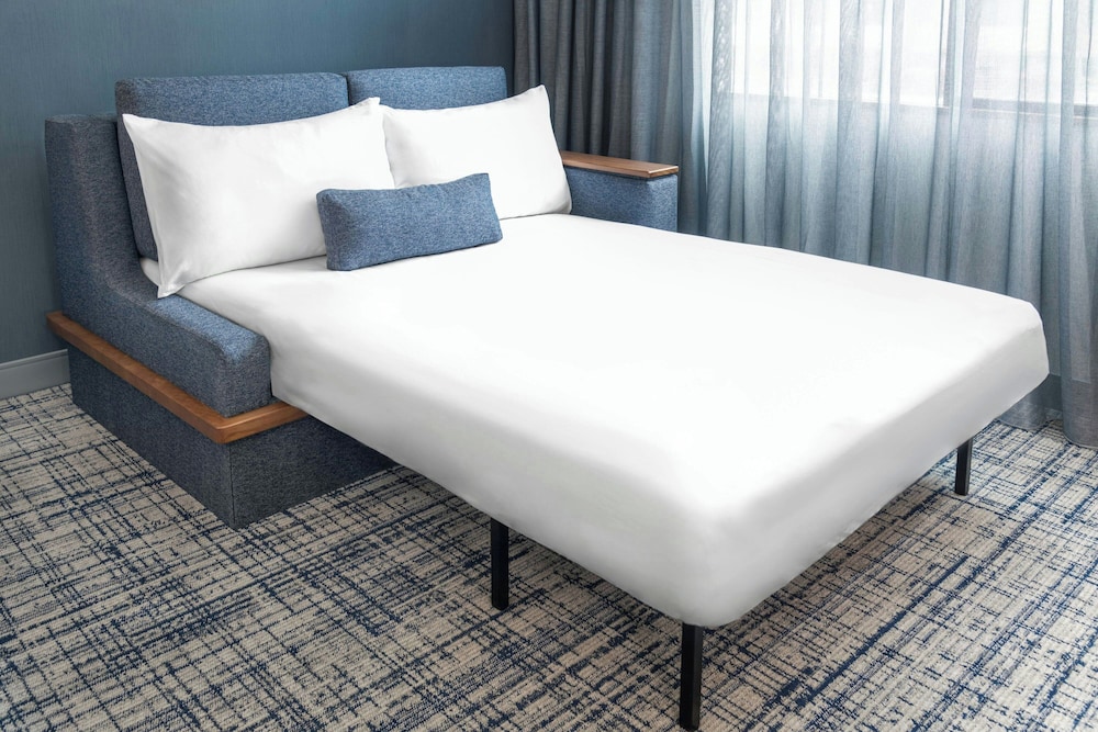 Room, King Bed, Accessible, Courtyard By Marriott Palo Alto Los Altos 2/5