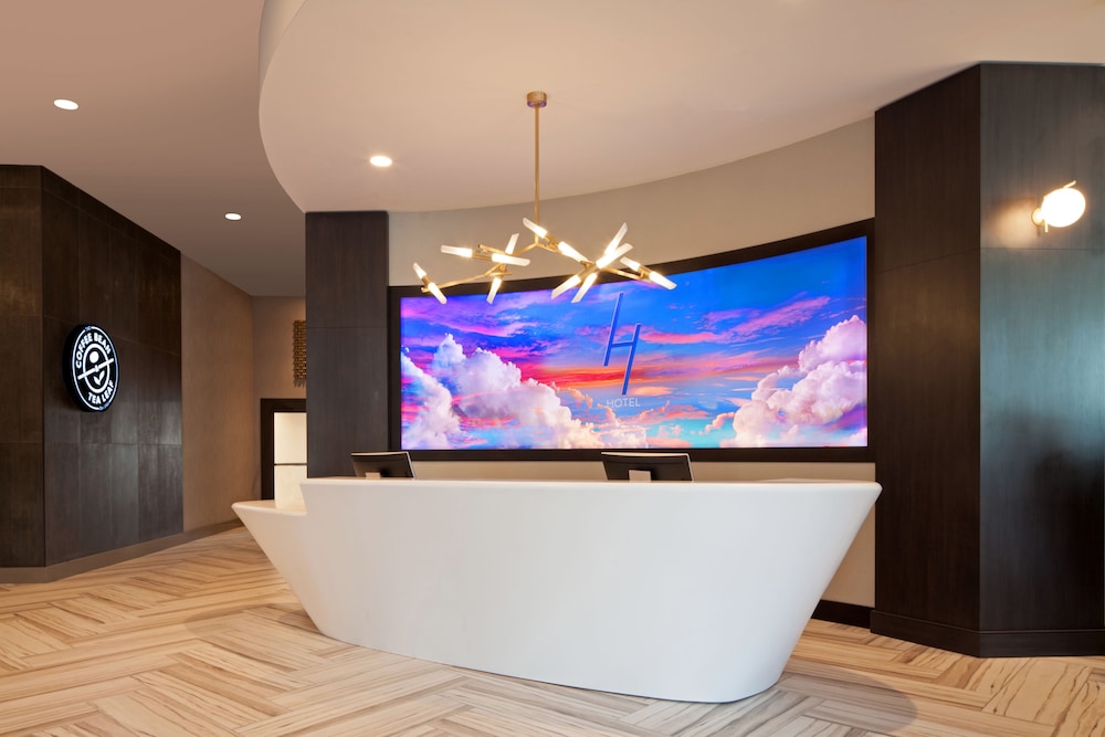H Hotel Los Angeles, Curio Collection by Hilton 6/59