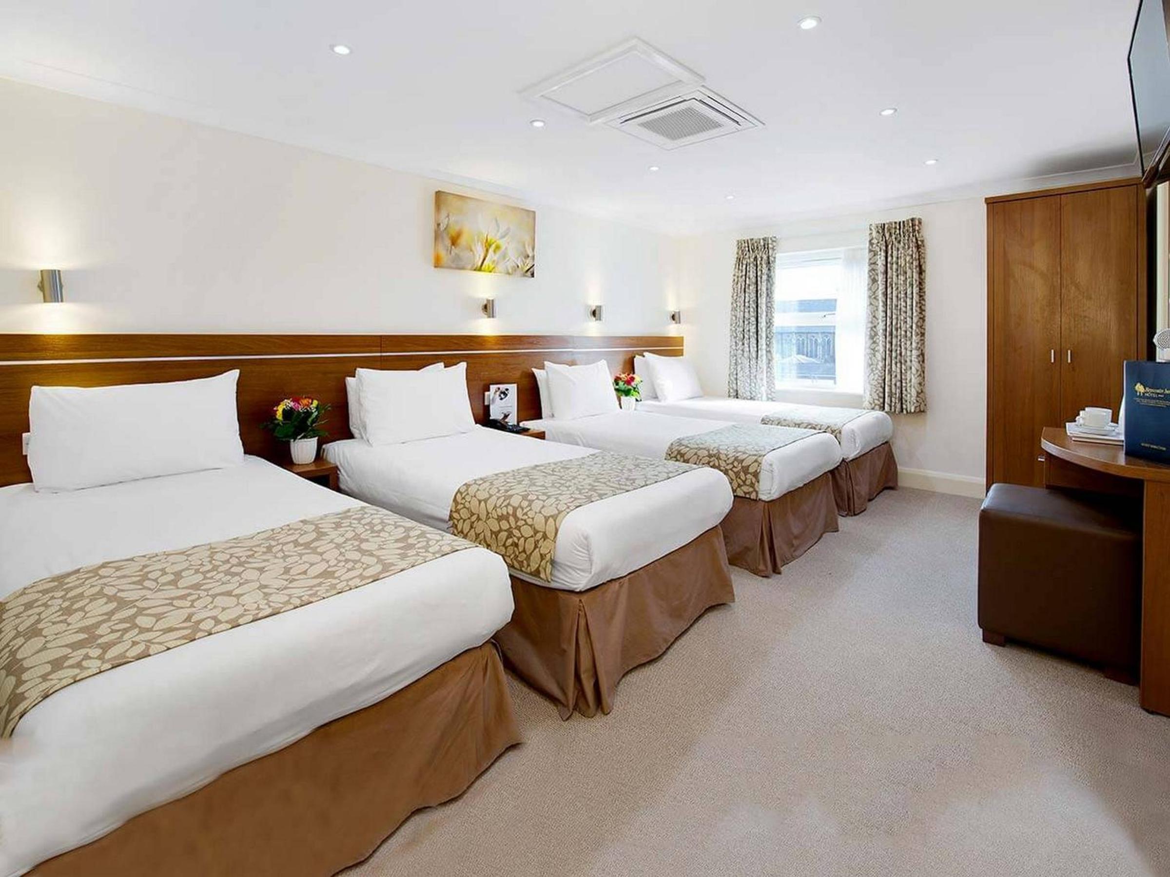 Room, 4 Beds, Double and Twin Beds