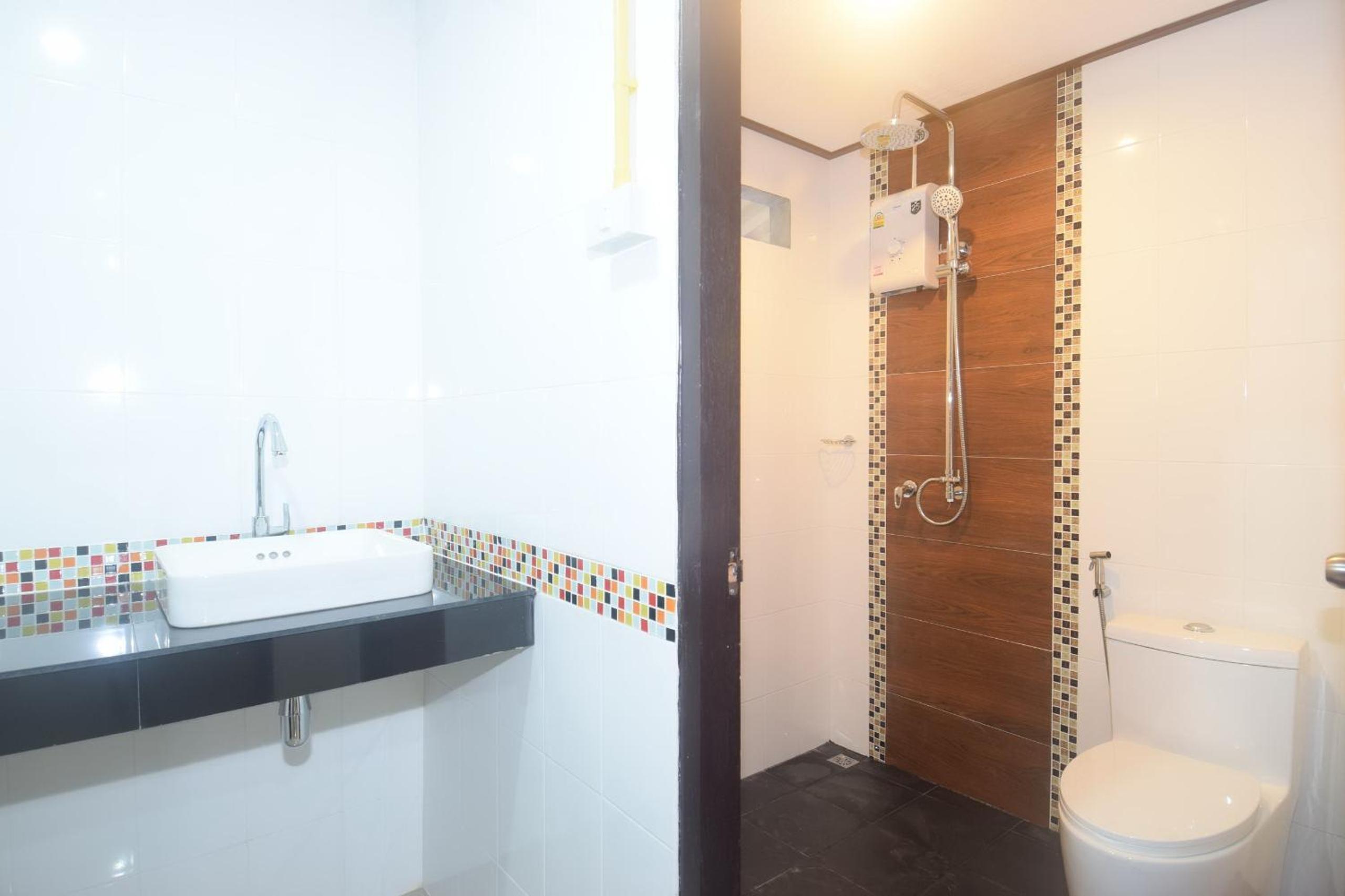 Lanta Long Beach Hostel 46/50