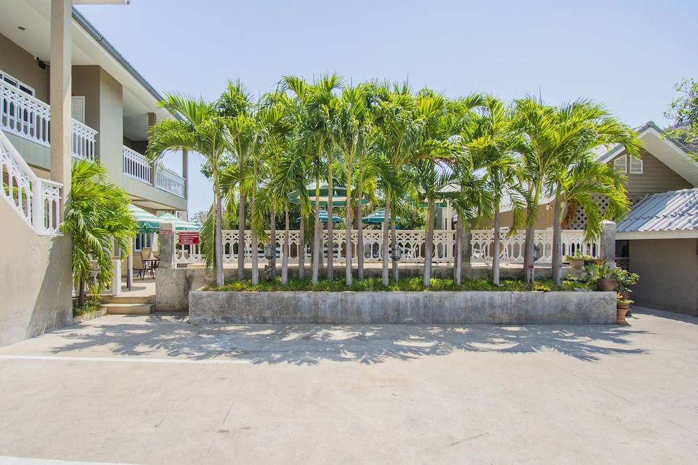 OYO 765 Pom Pom Residence (ex. Highway Hotel Huahin) 26/32