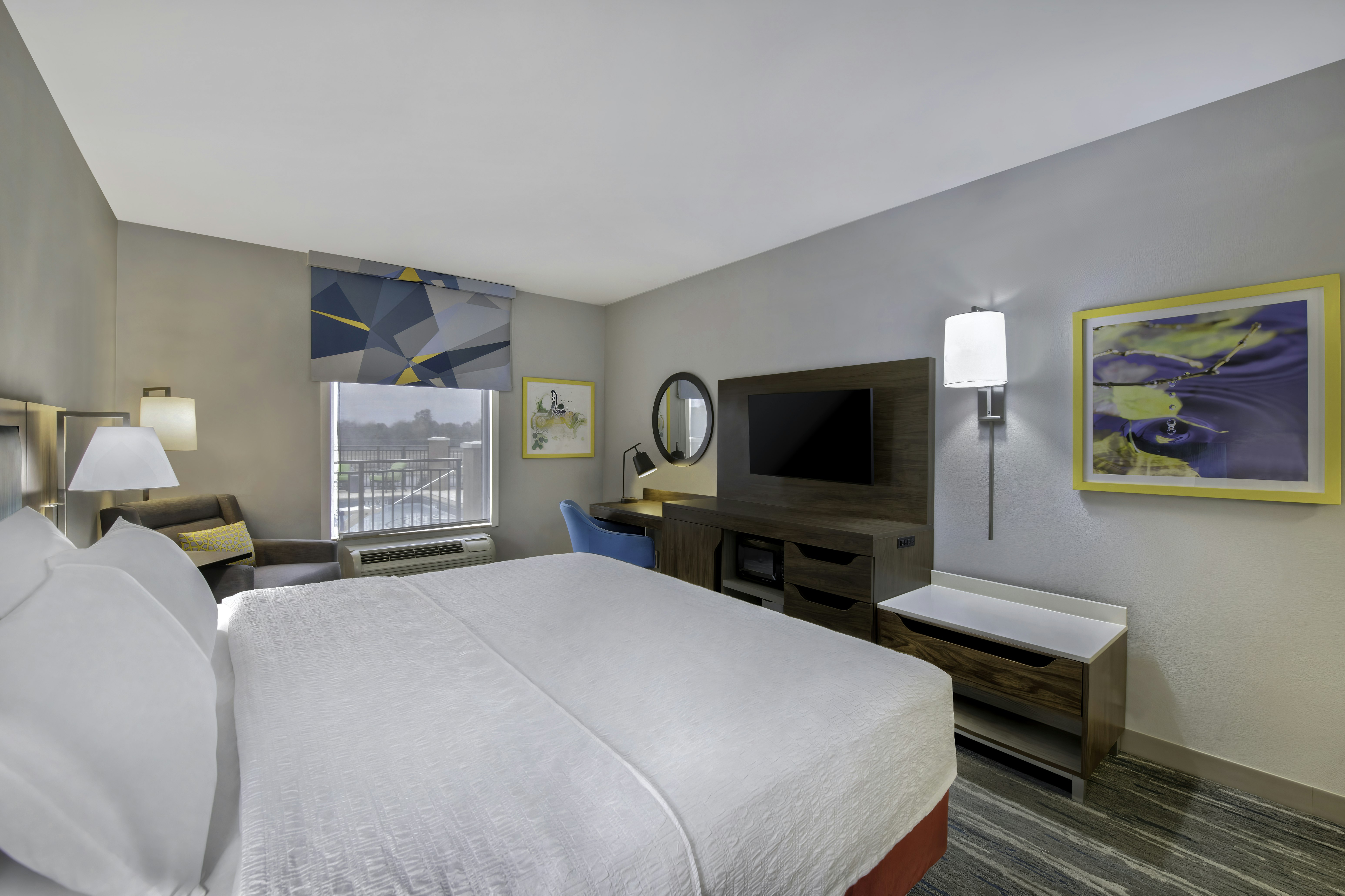 ROOM, KING BED