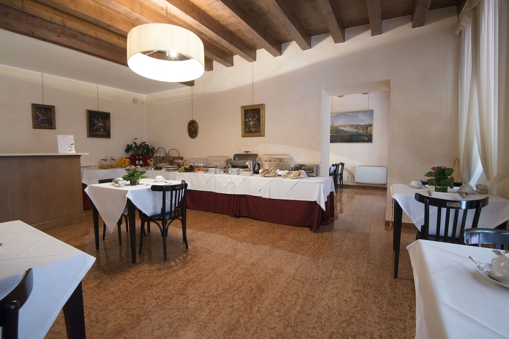 Albergo Mazzanti 51/60