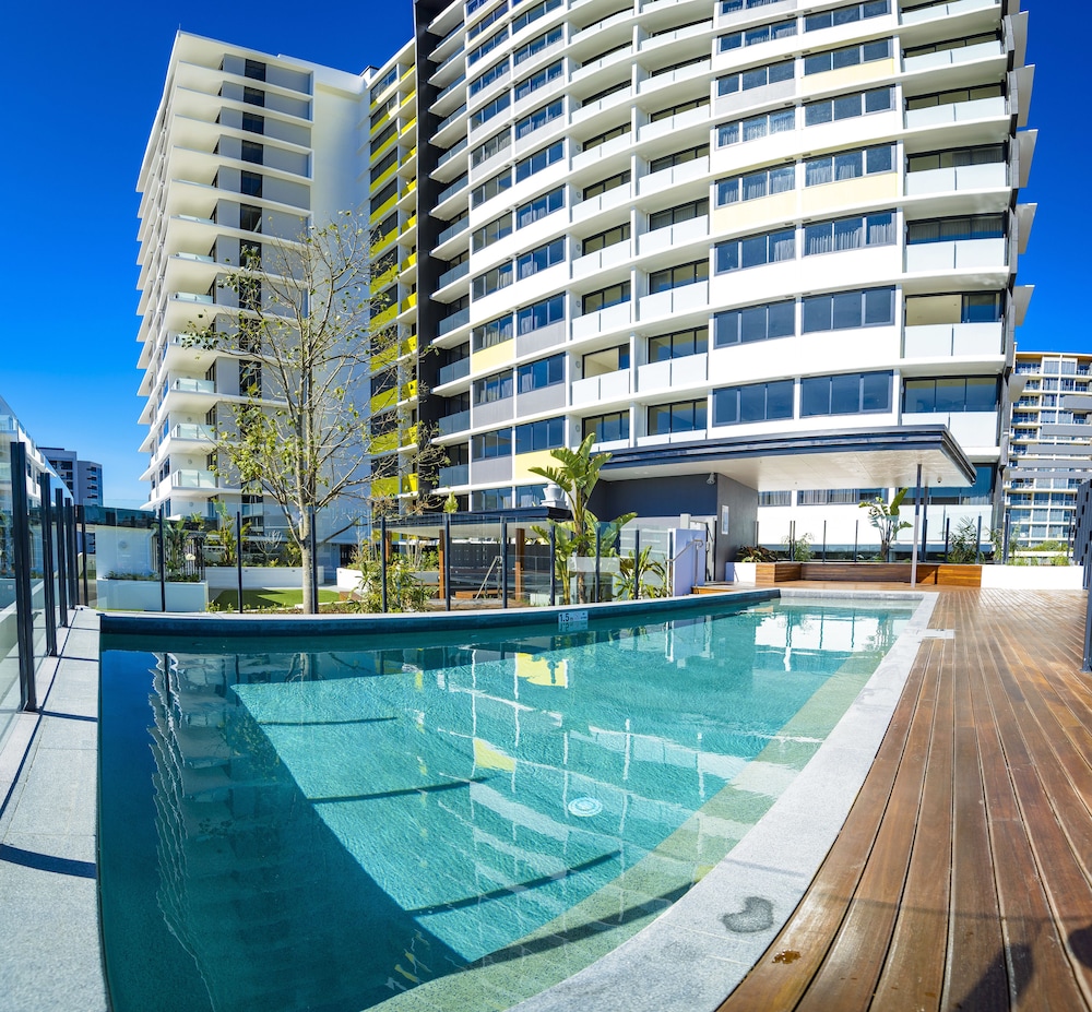 ALCYONE HOTEL RESIDENCES 33/61