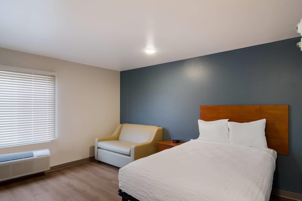 WoodSpring Suites Jacksonville East 295 Cruise Port 16/47