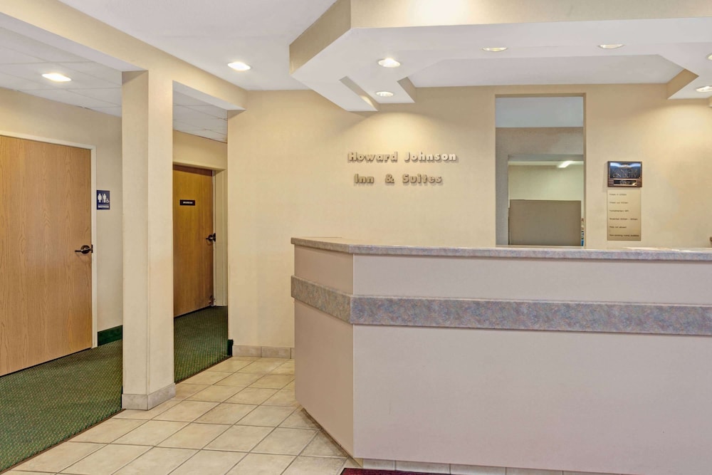 Red Lion Inn & Suites Elk Grove Village, IL 1/42