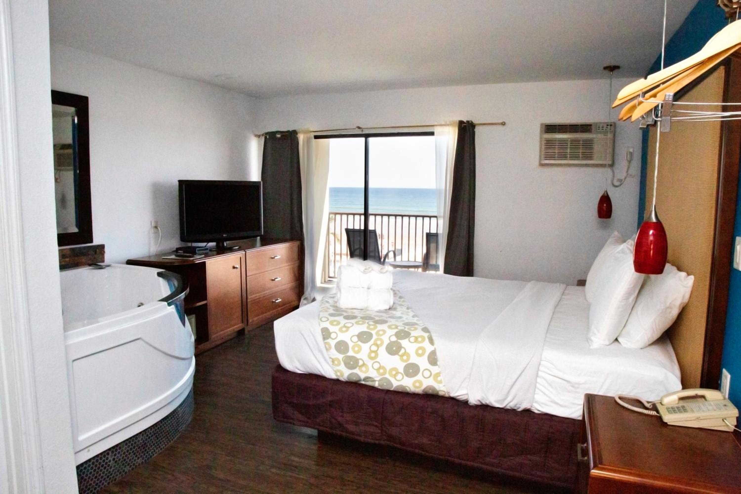 Room, King Bed, Ocean Front, Hot Tub