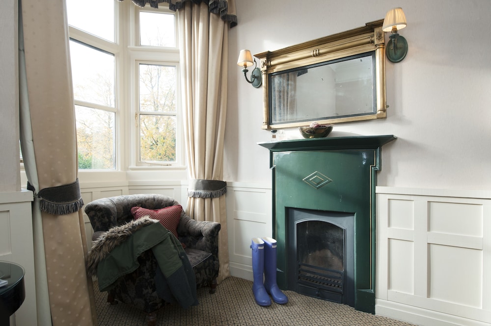 Careys Manor & Senspa 20/55