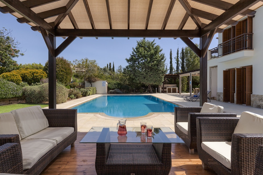 Aphrodite Hills Rentals - Superior Villas 22/50