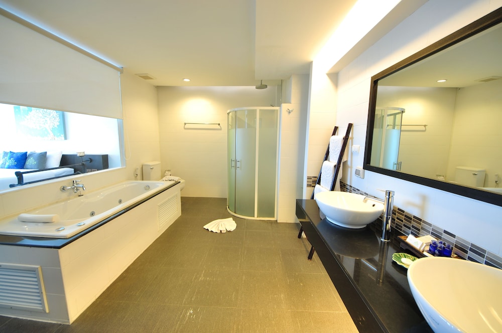 PALMYRA PATONG RESORT 57/61