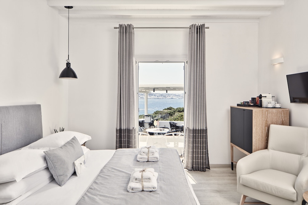 Mykonos Princess 13/50