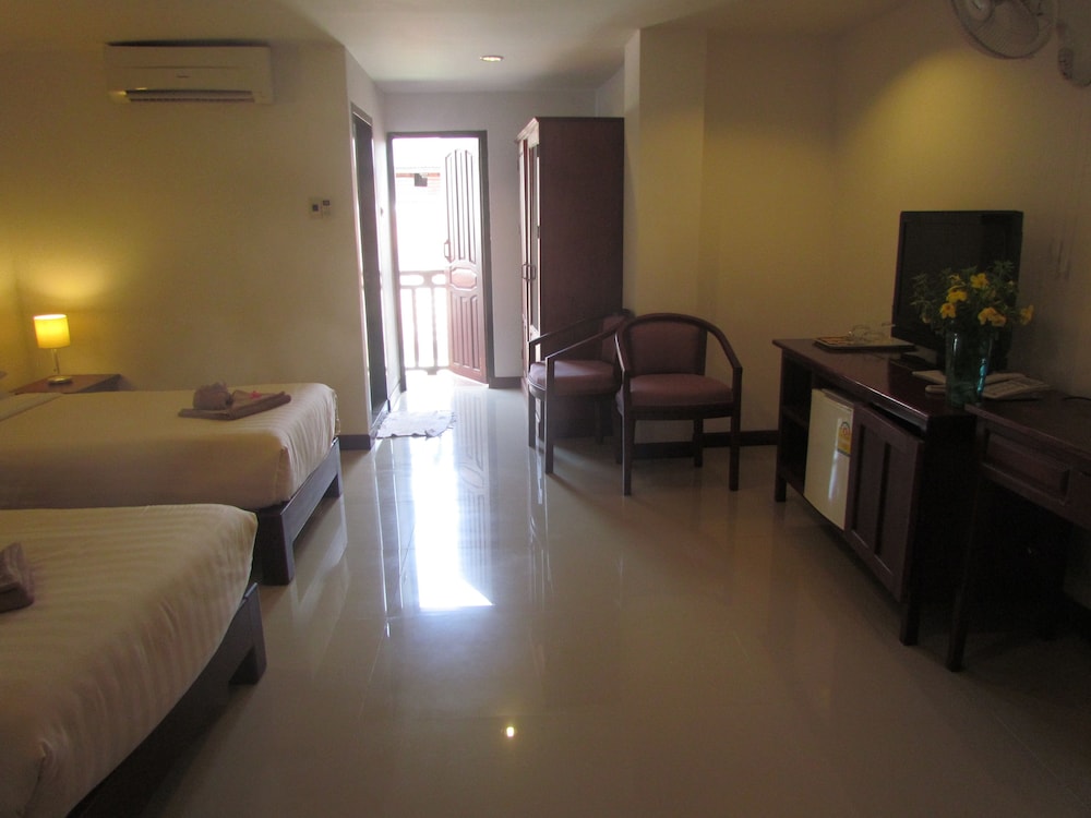 Silver Naga Hotel 28/58