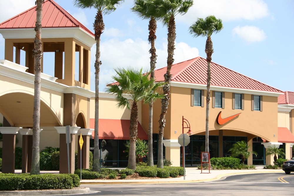 Hotel Flamingo Inn & Suites Vero Beach I-95 2/54