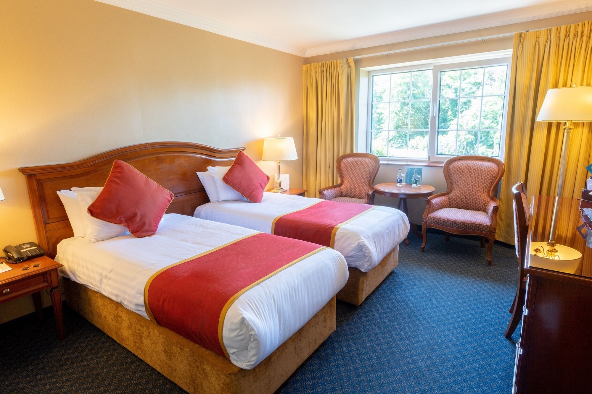 CLASSIC, TWIN BEDS