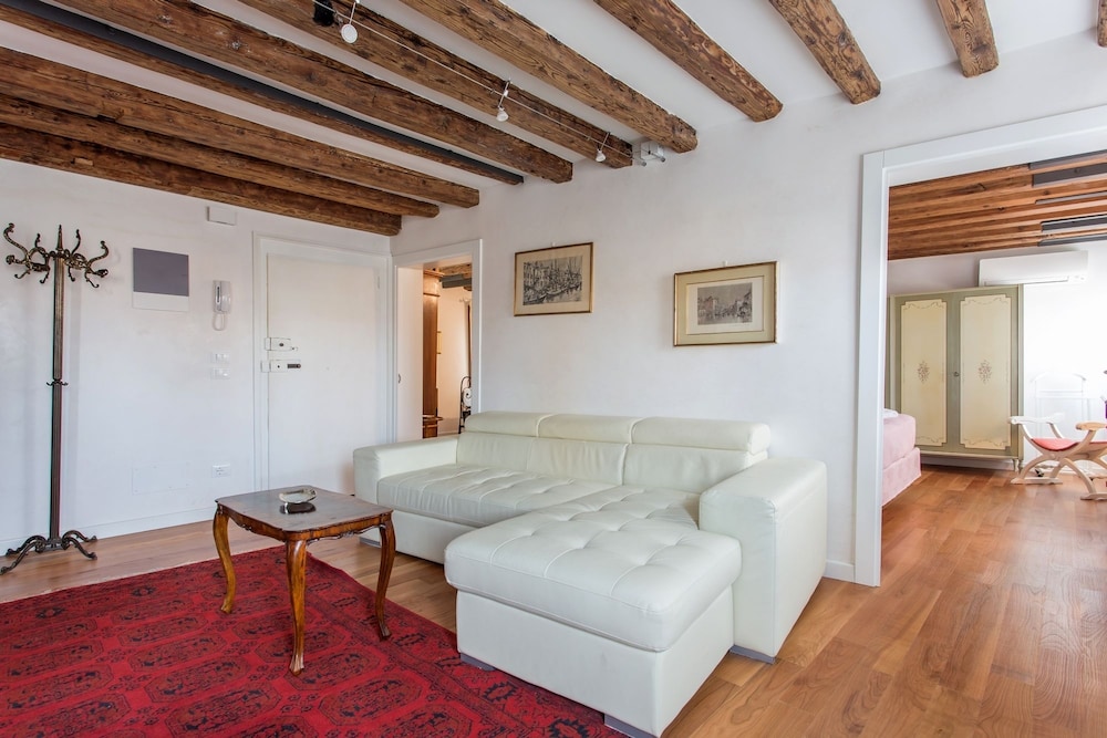 Venezia - Calle Furlani 3277 10/17