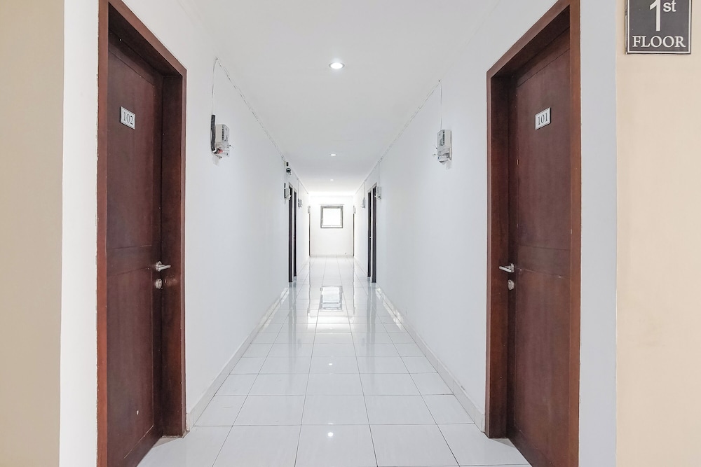 GANA INN LEGIAN 18/25