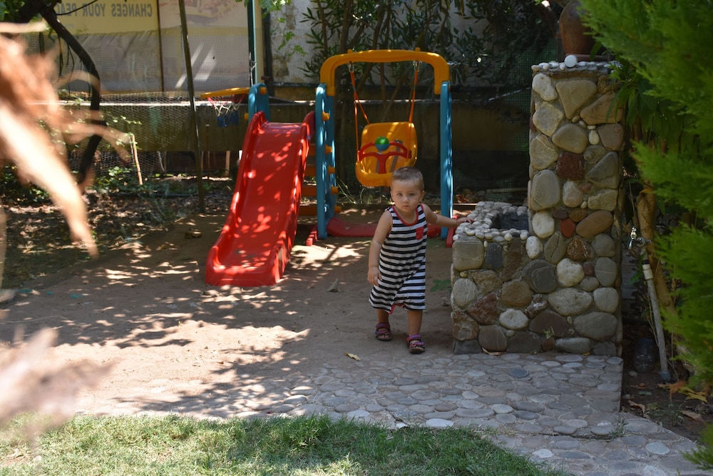 Garden Pansiyon 37/50
