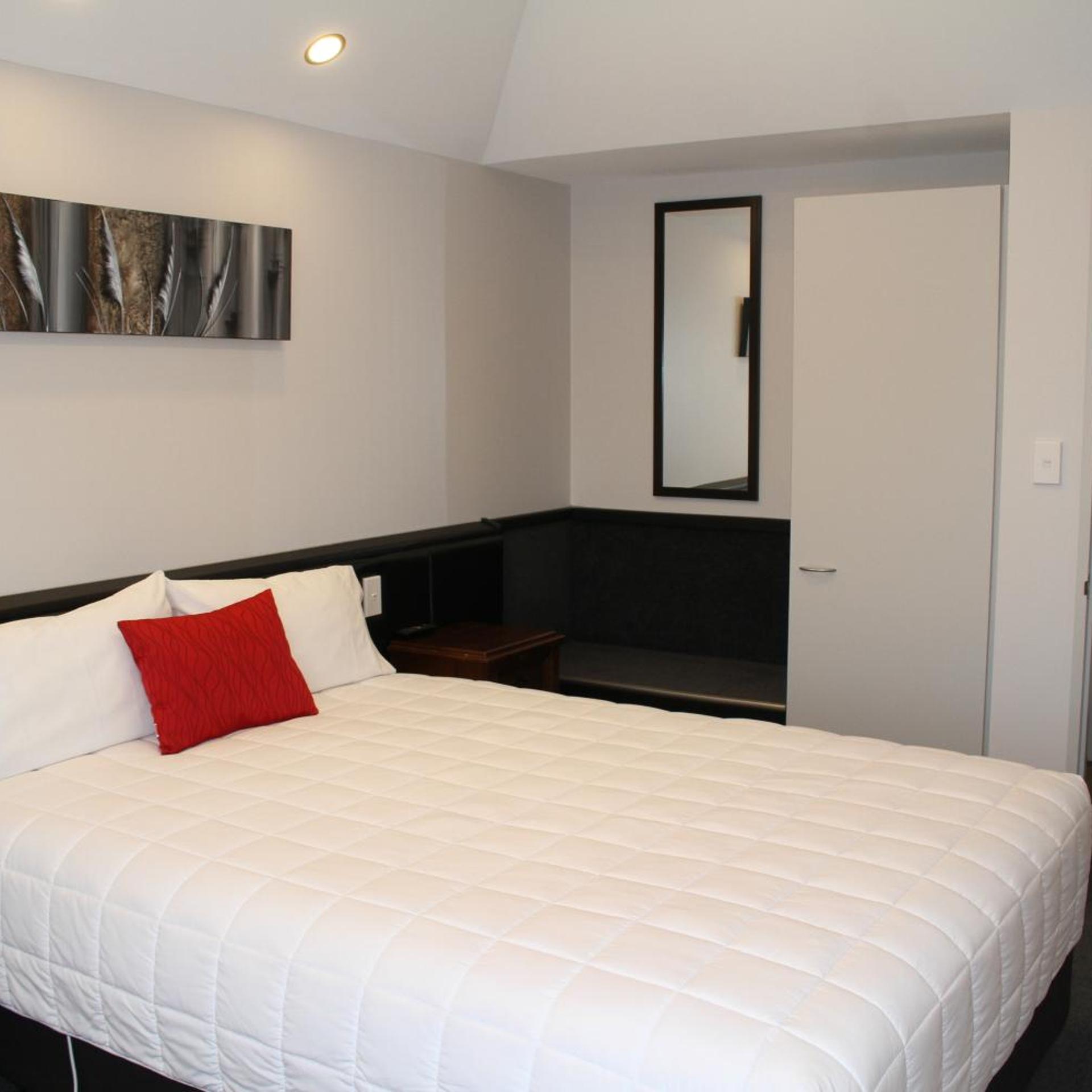 Birchwood Manor Motel 7/50