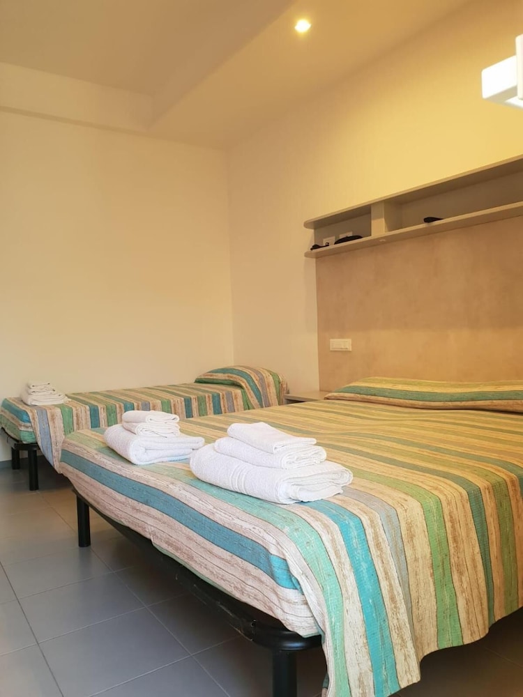 Hotel Ambasciata 4/36