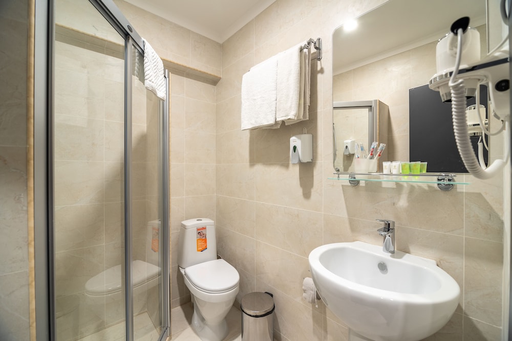 Mildom Premium Hotel 43/45