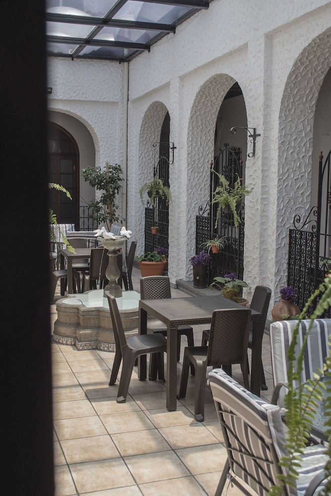 Hotel Ajau Colonial 49/50