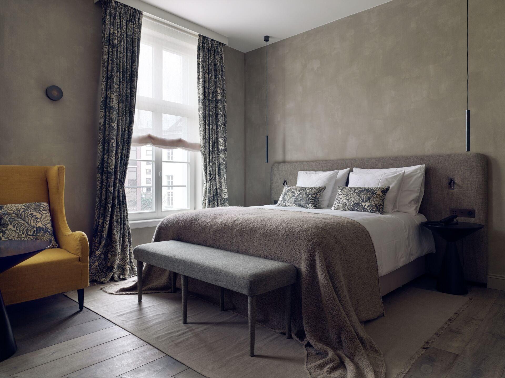 Deluxe, King Bed
