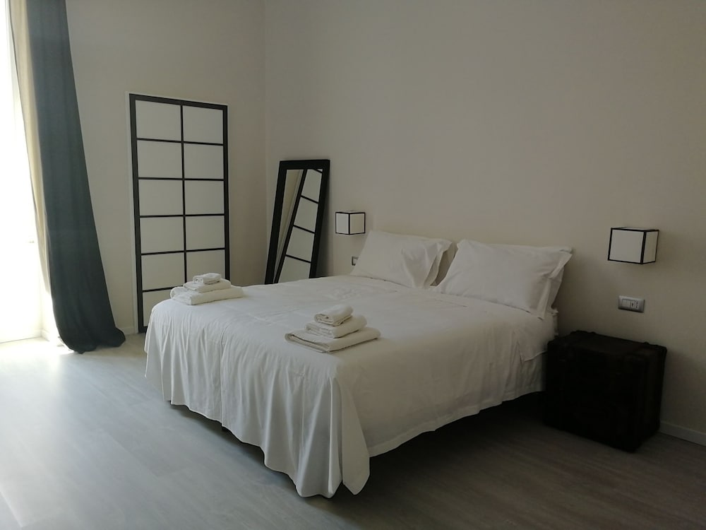 Gatto Bianco House 24/50