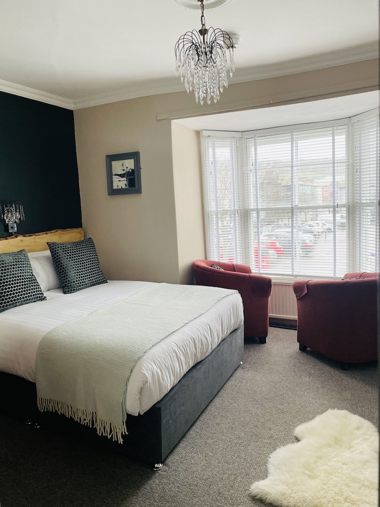 Arosfa Harbourside Guest House 20/50