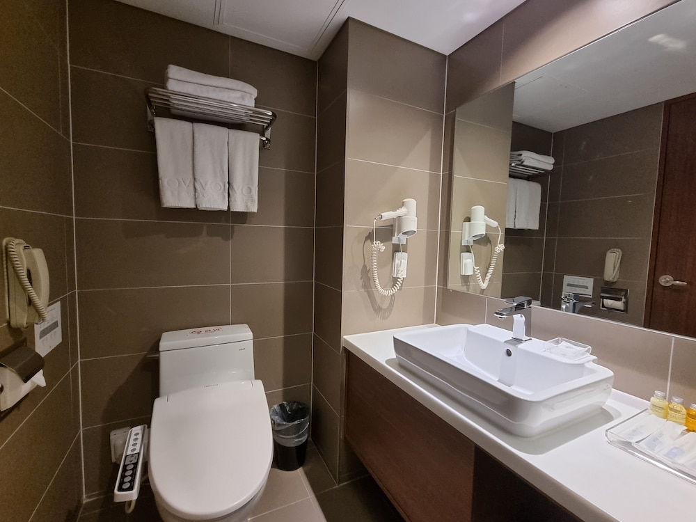 Avon Hotel Gunsan 65/67