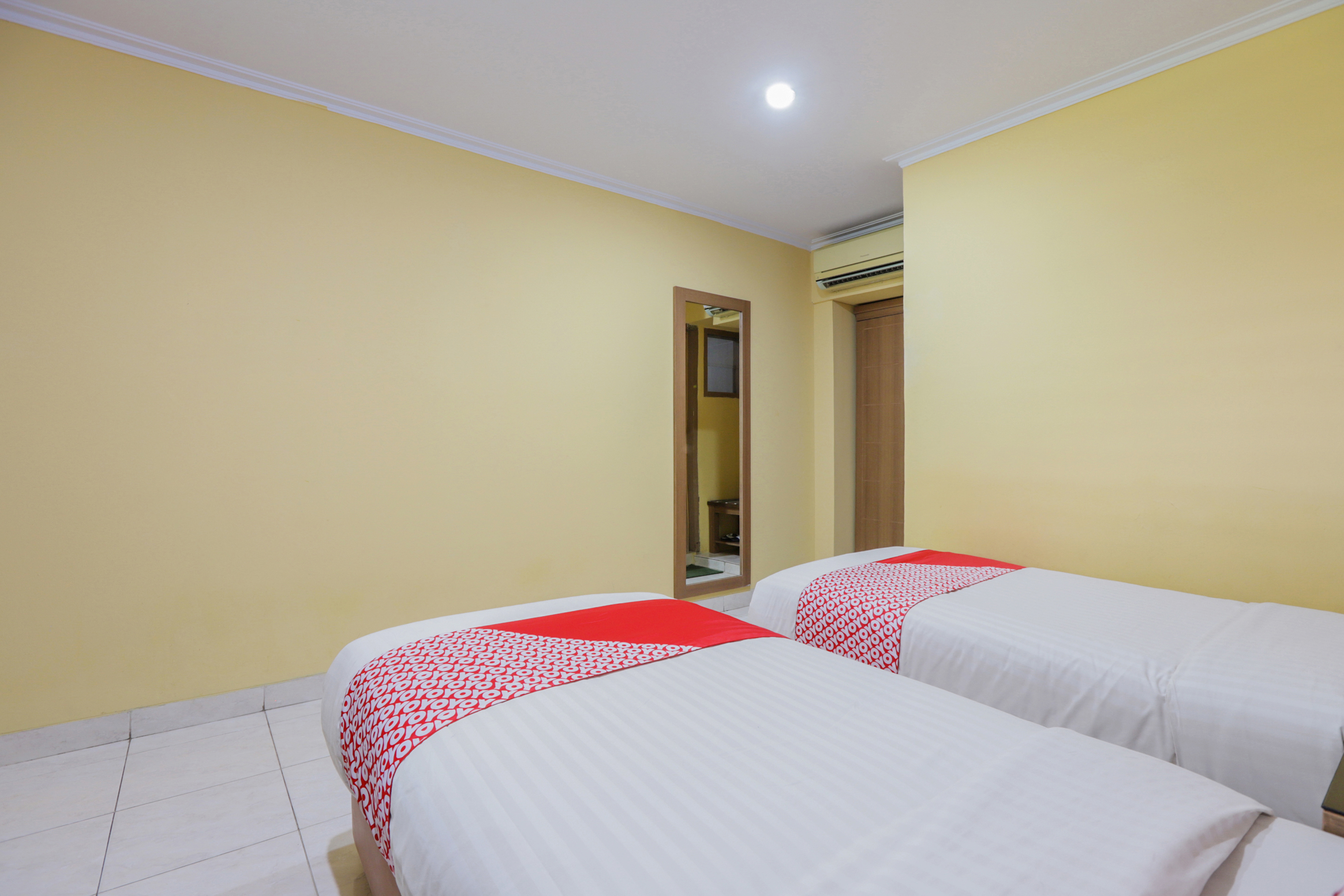 غرفة قياسية بسريرين منفصلين، OYO 918 Hotel Senen Indah Syariah 4/6