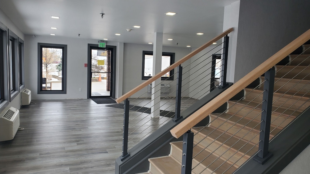 Travelodge by Wyndham Elkhart 34/54