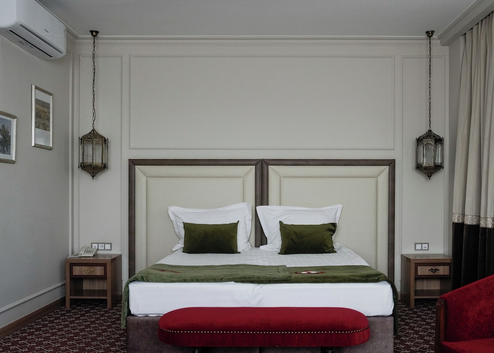 Jumbaktas Hotel 20/75