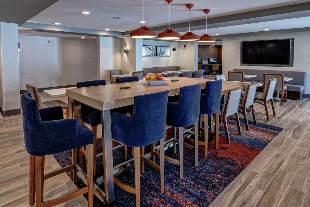 Hampton Inn Vallejo 45/47