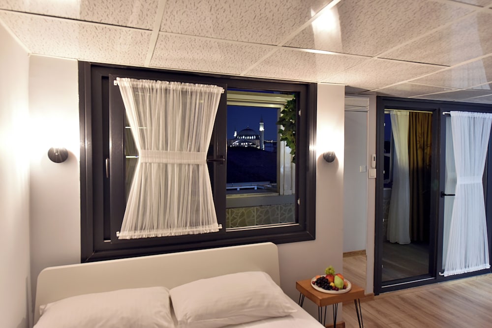 Sunlife Hotel Old City 50/57
