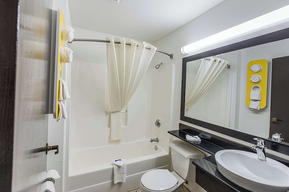 Motel6 Simpsonville, SC - Greenville 49/50