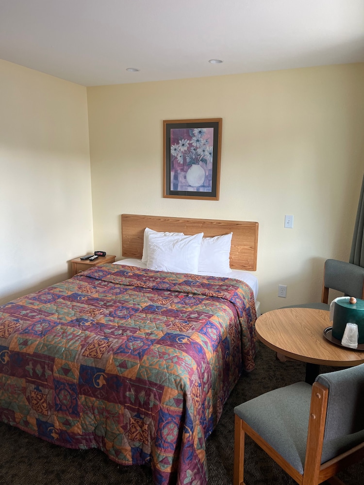 All Star Value Inn 21/74