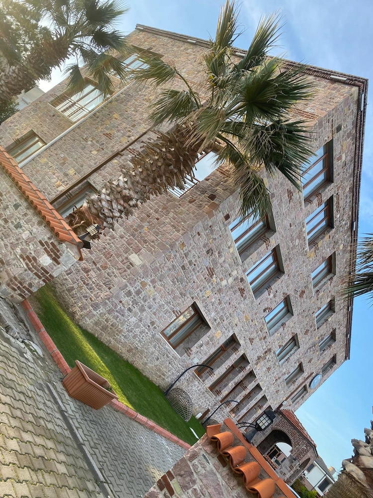 Cunda Aksac Otel 43/50
