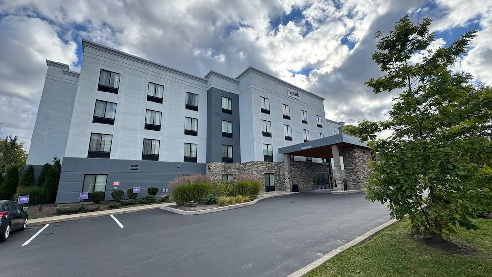 Spark by Hilton Erie 25/29