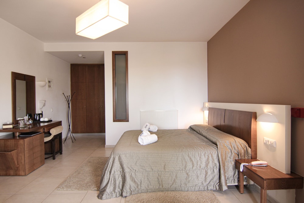 Delina Mountain Spa Resort 17/86
