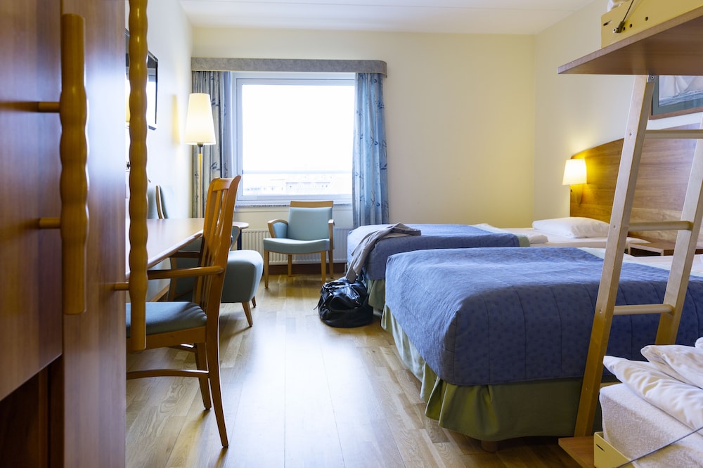 Quality Hotel The Reef 11/68
