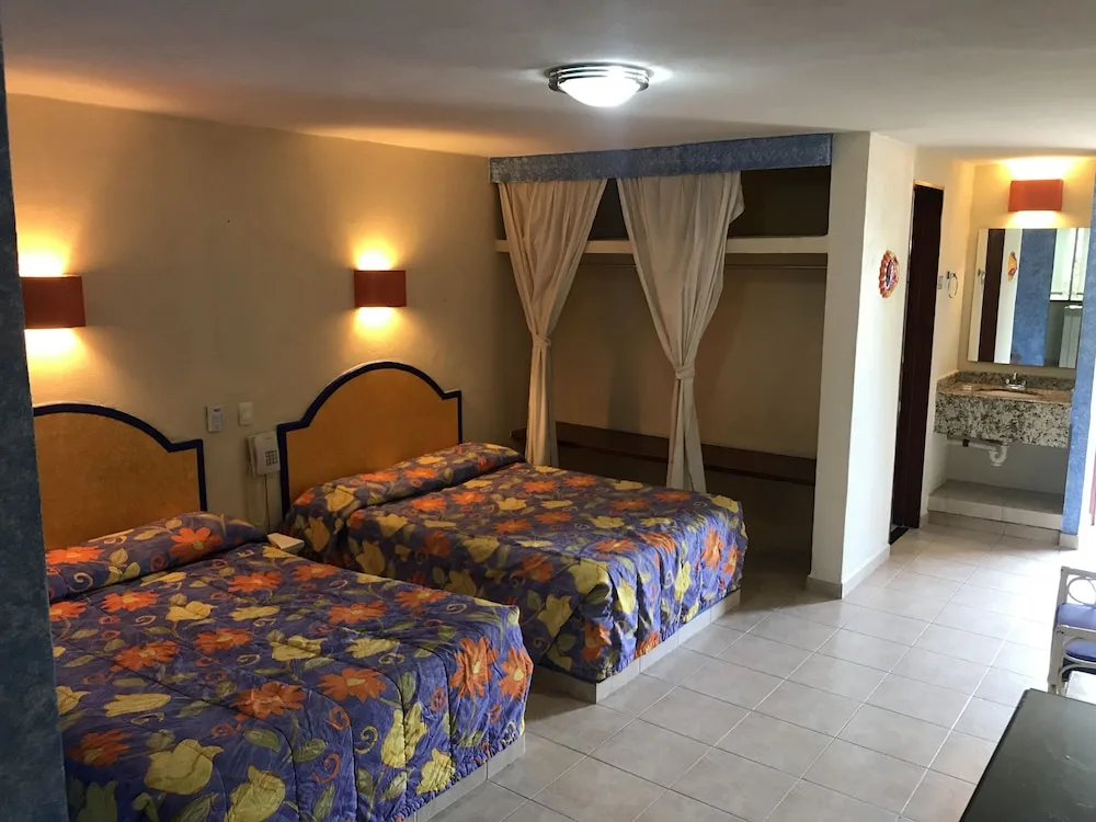 Hotel Delfines Acapulco 6/44