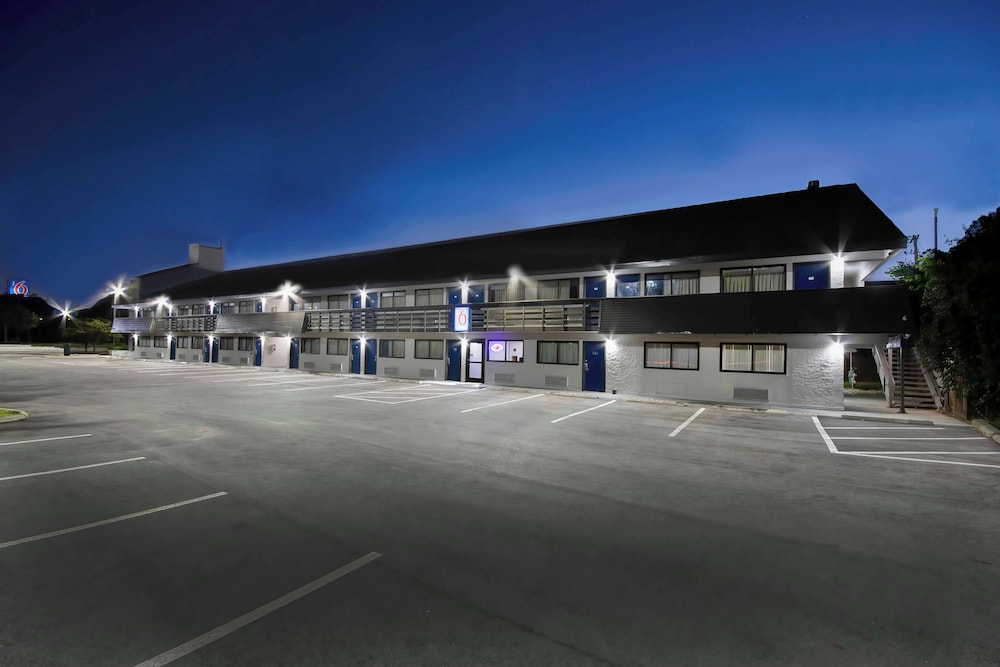Motel6 Columbus, OH - OSU North 3/43