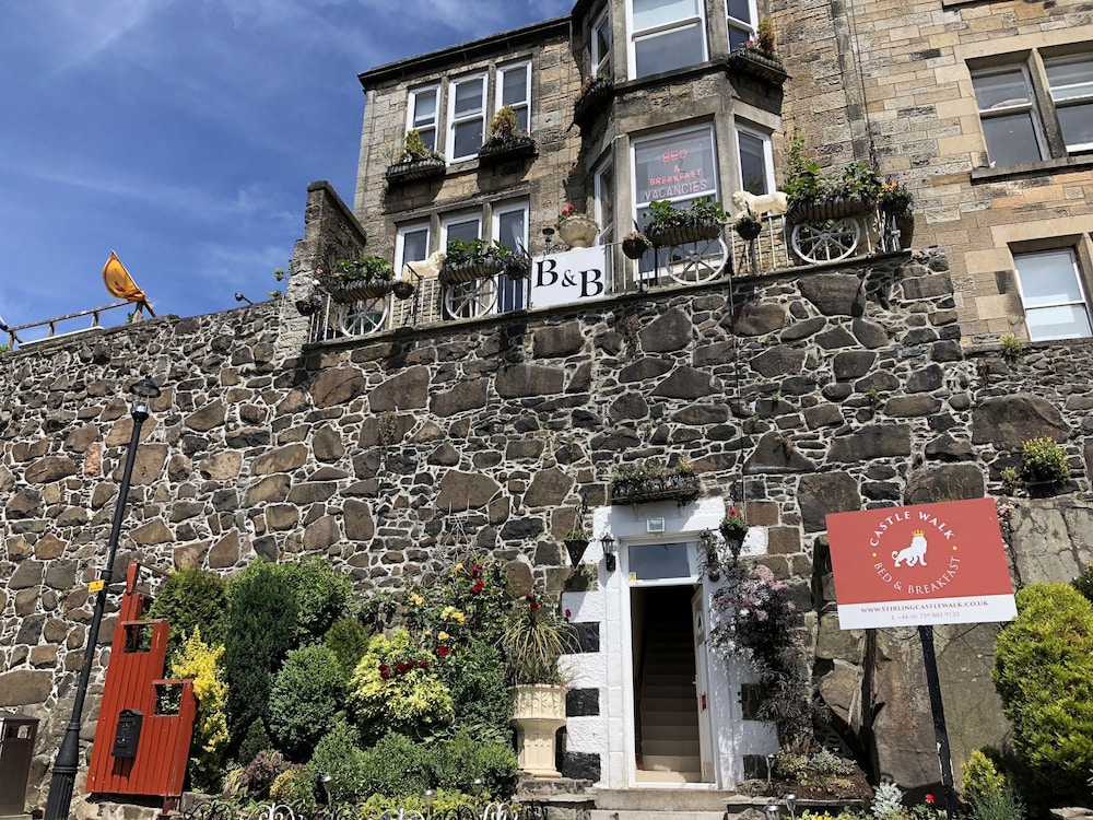 Castle Walk Bed & Breakfast 3/47