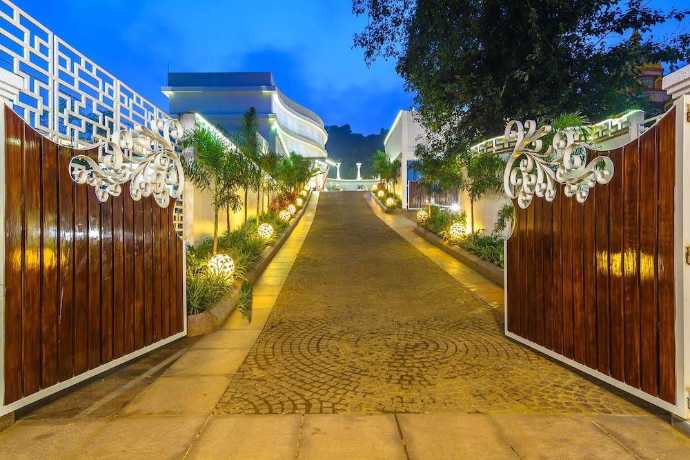 Park Regis Goa 63/69