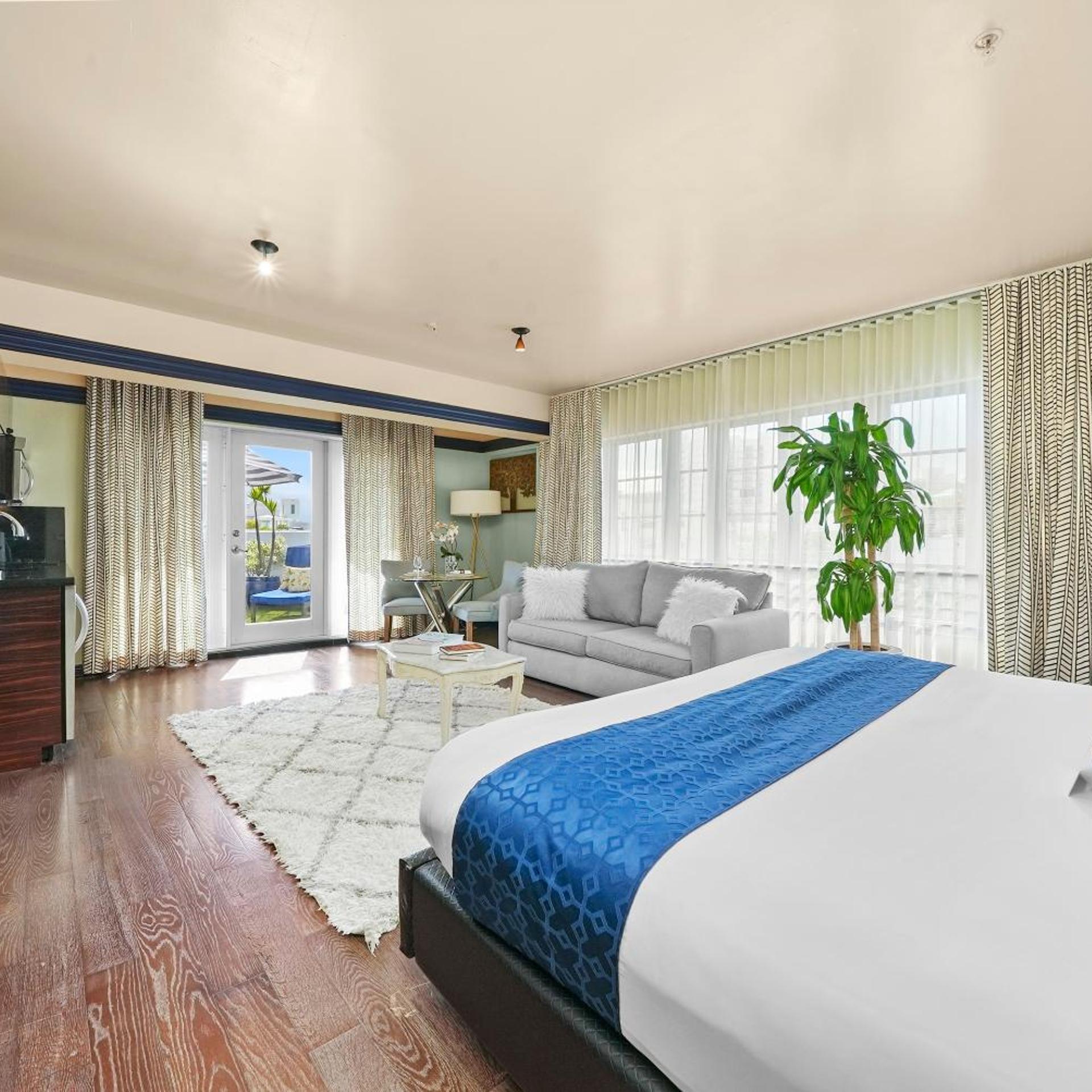Roof Top, Penthouse, Suite, King Bed, Terrace