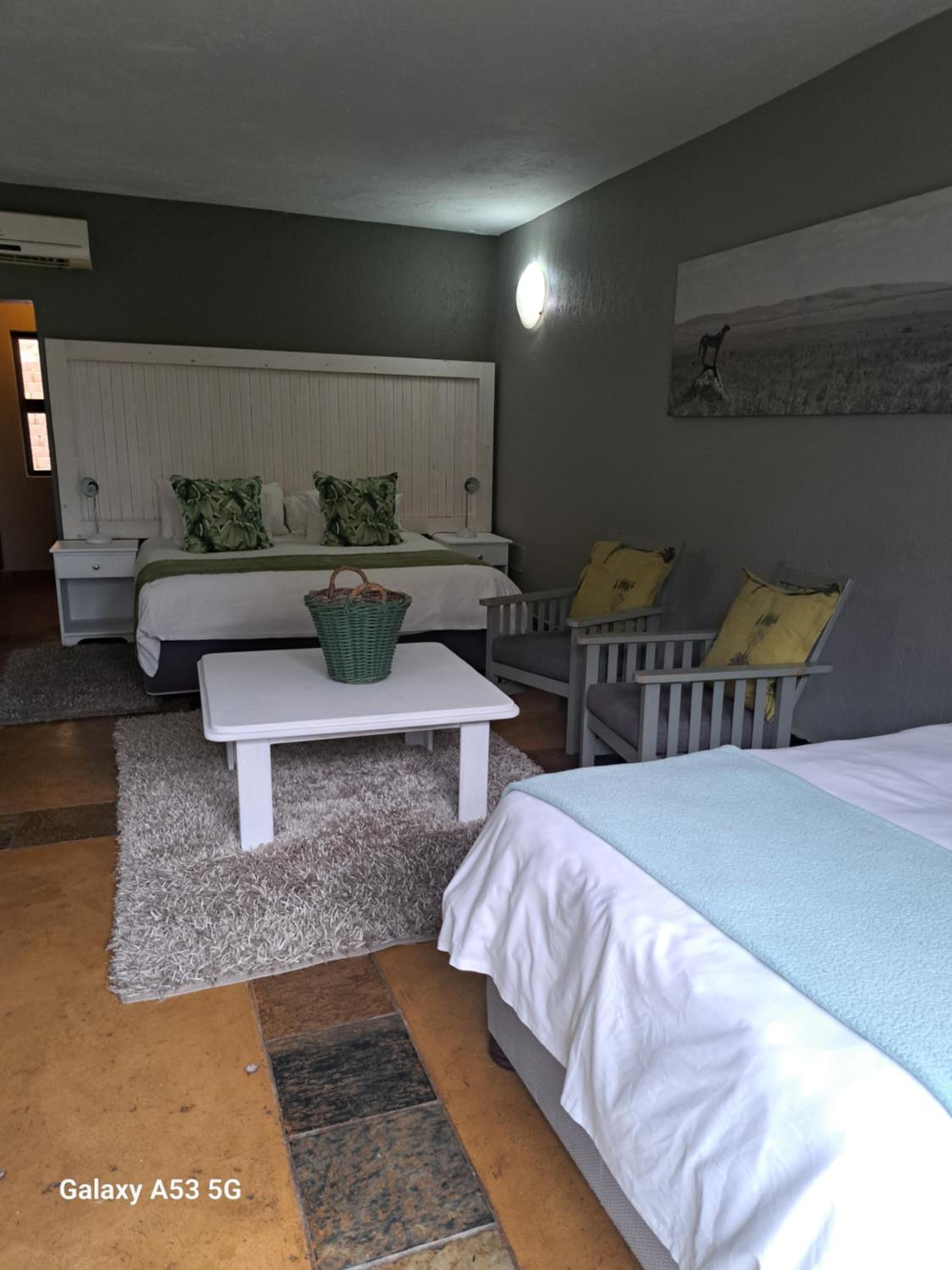 Ebundu Lodge 21/79