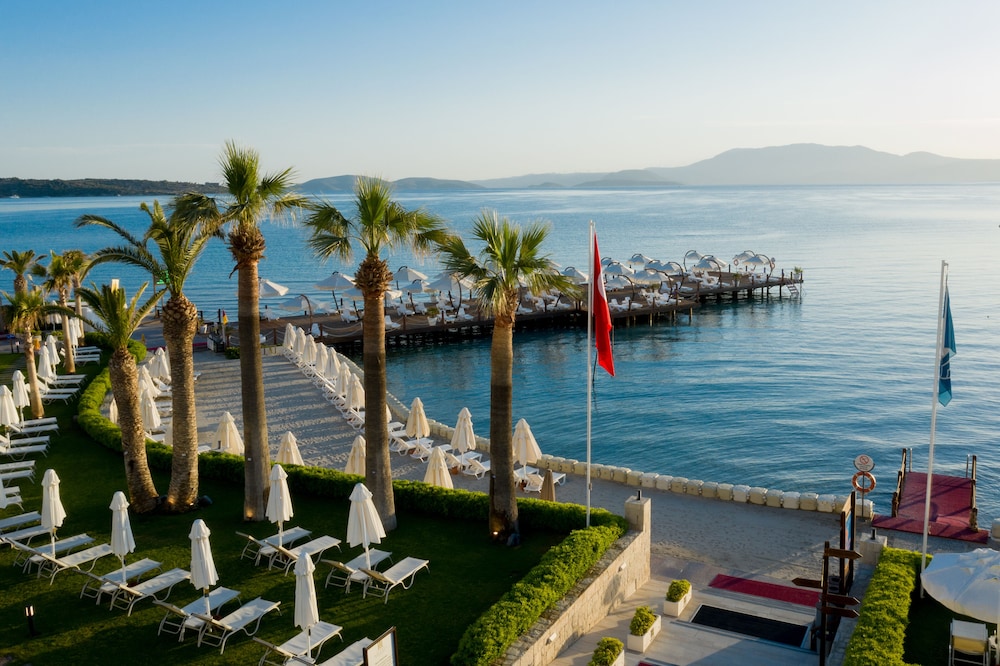 Boyalik Beach Hotel and Spa Thermal Resort 64/68